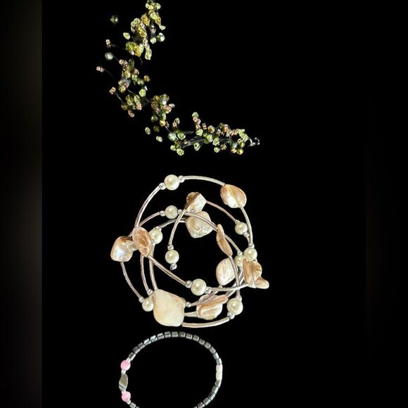 Vintage Jewelry lot 11 pieces- 4 necklaces-2 earrings-2 pins 3 bracelets fab - Picture 2 of 11